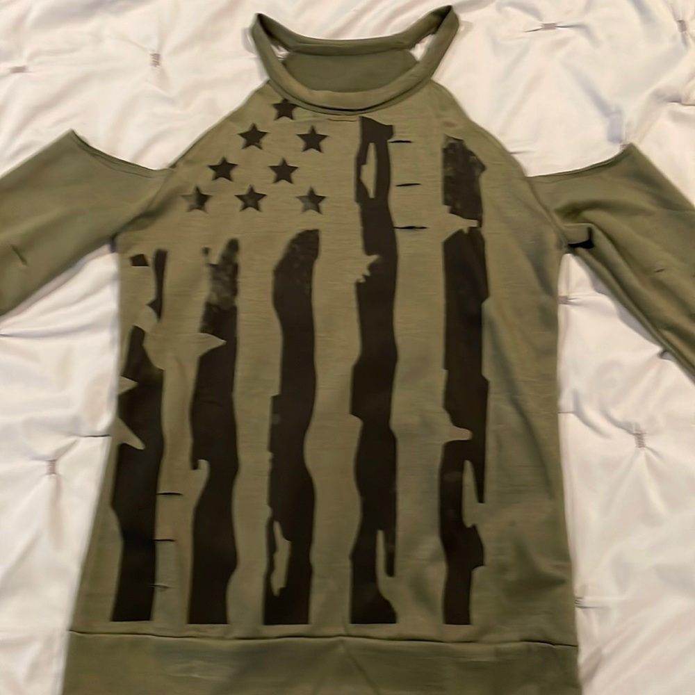 NEVER WORN. Green cold shoulder thin long sleeve shirt with rustic American flag
